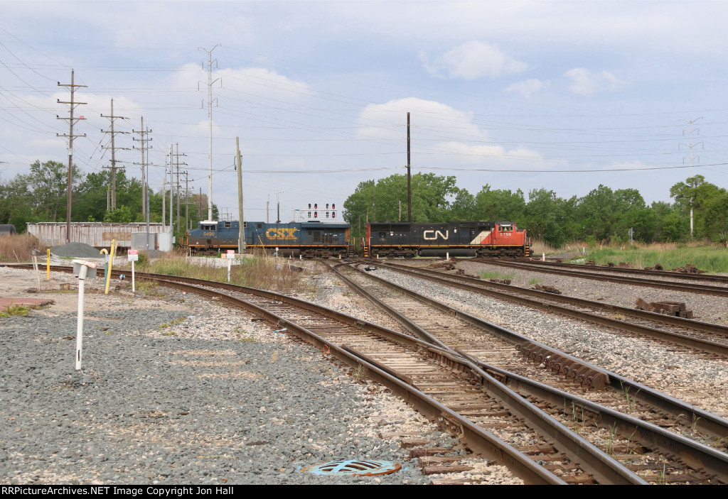 Rattling over Dolton, K651 heads north up the Villa Grove Sub